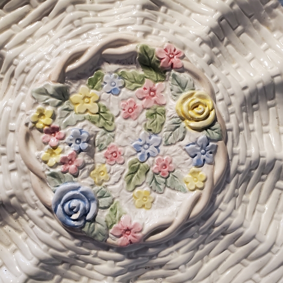 Fitz & Floyd Basket Weave Ceramic Egg Serving Dish Salt & Pepper Shakers Set - Picture 8 of 16